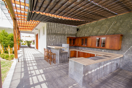 Ecuador - Suburban villa